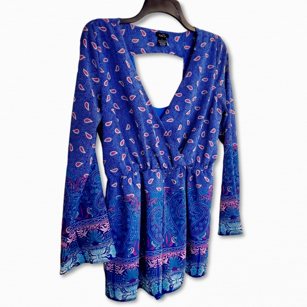 Rue 21 Scoop Open Back Blue Paisley Shorts Romper Size Large